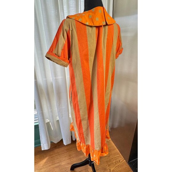 Vintage 1970s duster, orange, tan stripes & polka dots housecoat, short sleeves - Picture 5 of 9